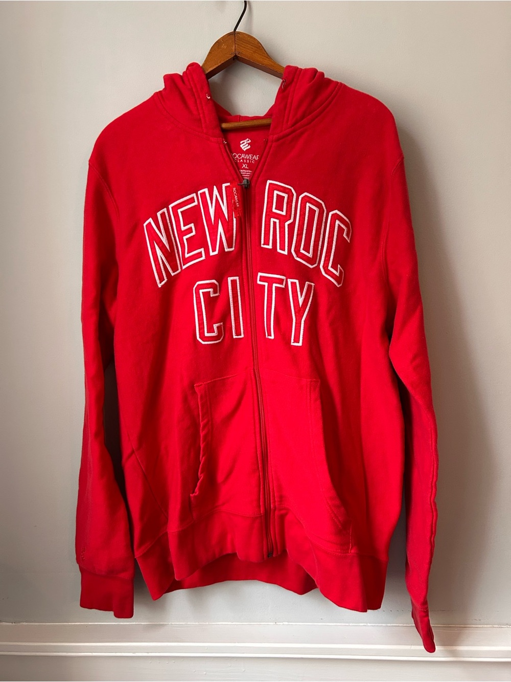 Rocawear Classic red full‎ zip-up hoodie "NEW ROC CITY" XL